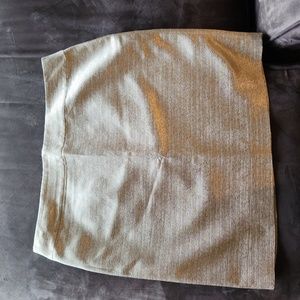 Luxurious gold skirt in New condition Ann Taylor size 10